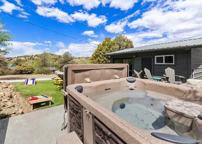 The Sanctuary At Heights - Hot Tub - Gym Holiday home